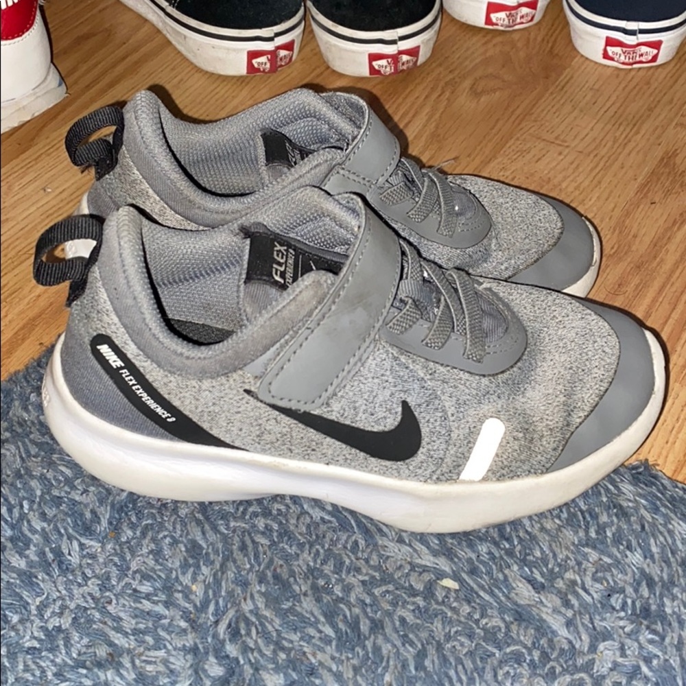 Boys Nike shoes 👟